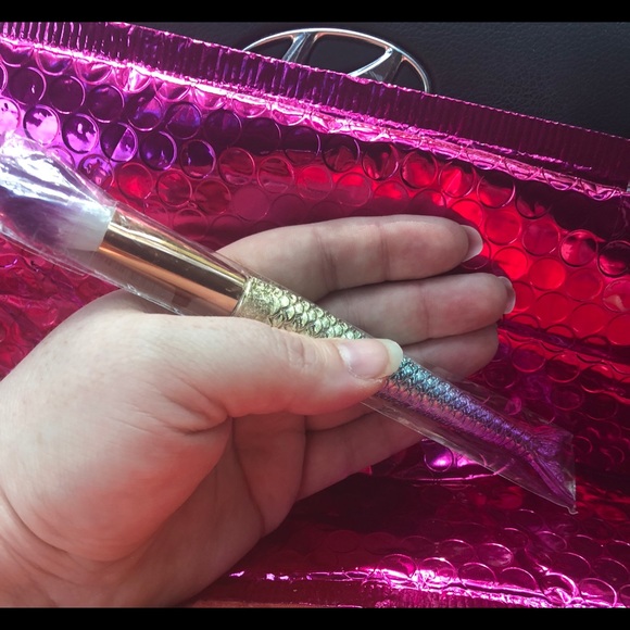 MERMAID MAKE UP BRUSH - Picture 4 of 4